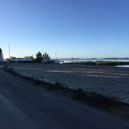Chalet Wadhuis Aan Waddenzee Inclusief 2 E-bikes